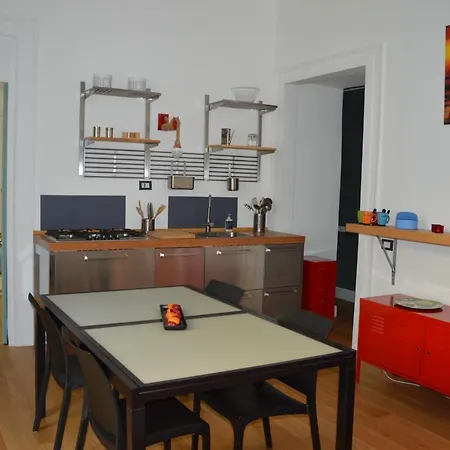 Casa Flora Al Corso شقة نابولي
