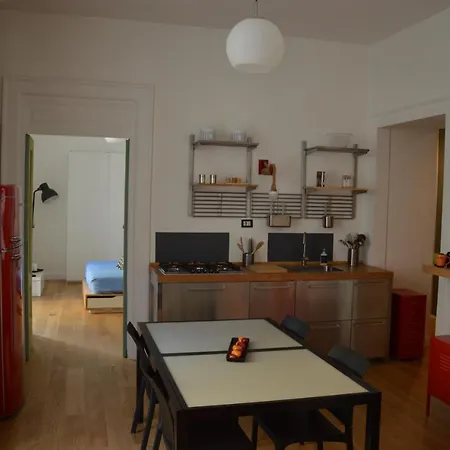 Casa Flora Al Corso شقة نابولي