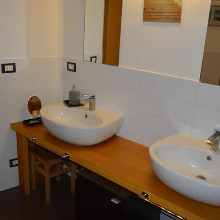 Casa Flora Al Corso Apartment *